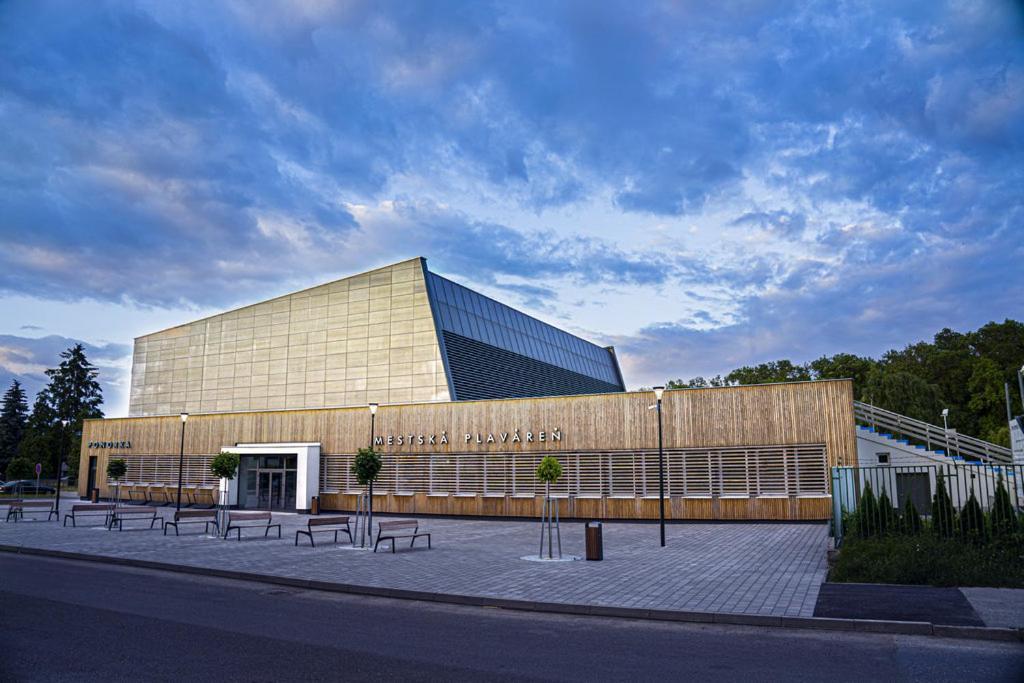 Wellness Hotel Mestska Plavaren Trebisov Exteriér fotografie
